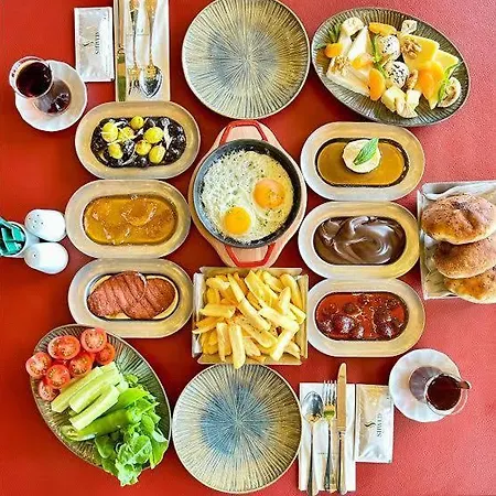 Pugari Hotel *
